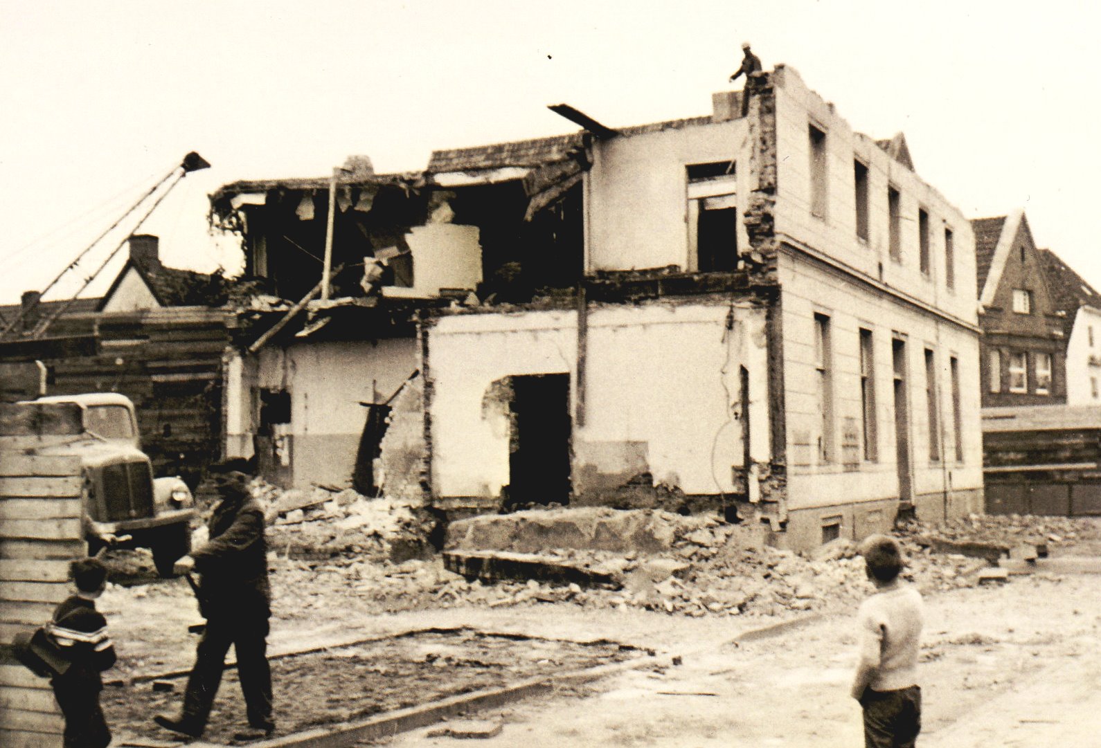 Abb. 5: Abbruch des Stadthauses im September 1966.